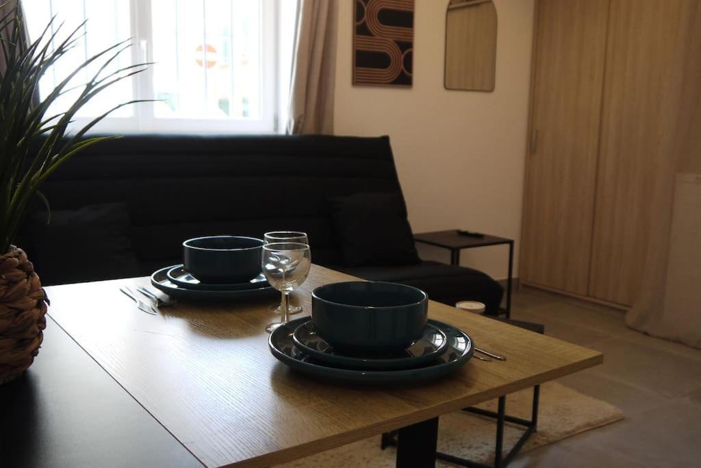 Petit Cocon Douillet Climatise Pour 2 Pers Appartement La Crau Buitenkant foto